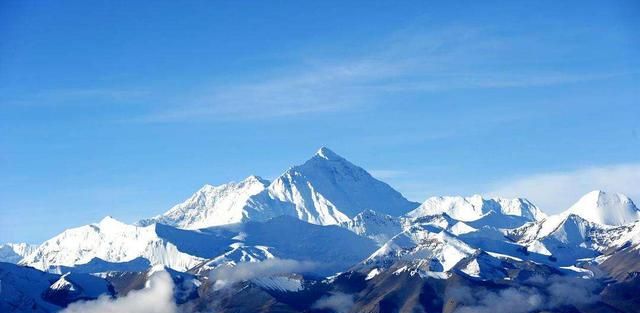 登珠峰到底必一体育平台有多难?一套装备至少10万攀登一千米就需花费6万元(图1) 登珠峰到底必一体育平台有多难?一套装备至少10万攀登一千米就需花费6万元(图1)