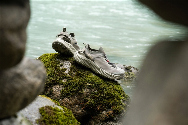 必一体育平台只能淌水的溯溪鞋 还会火多久(图1)