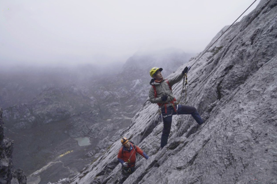 氪金玩命的登山消费新中产必一运动(图2) 氪金玩命的登山消费新中产必一运动(图2)