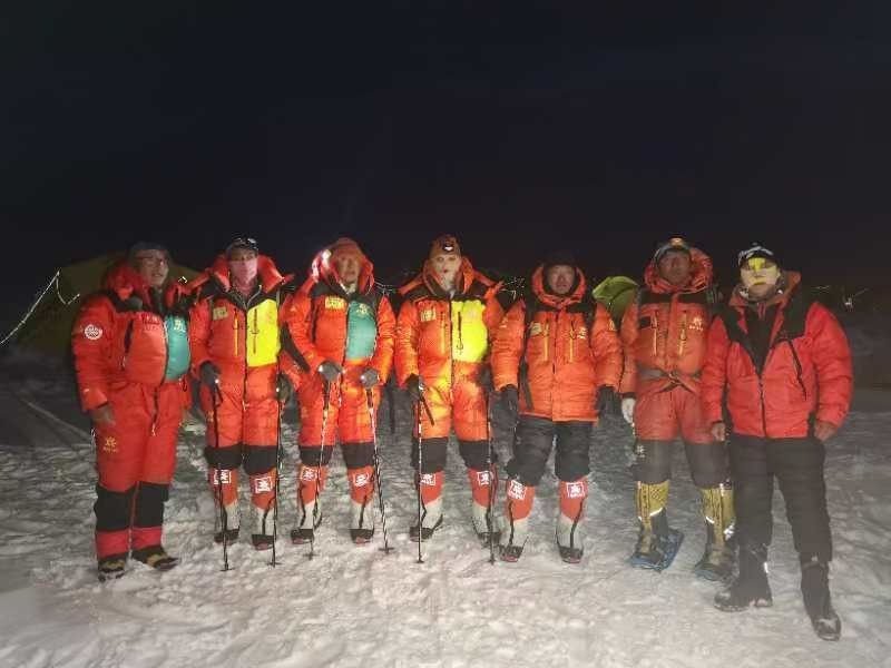 必一体育博雅常怀慕峰葱岭丝路共迎祖国华诞 ——北大师生2024年暑期赴塔县登山科考社会实践活动侧记(图6)