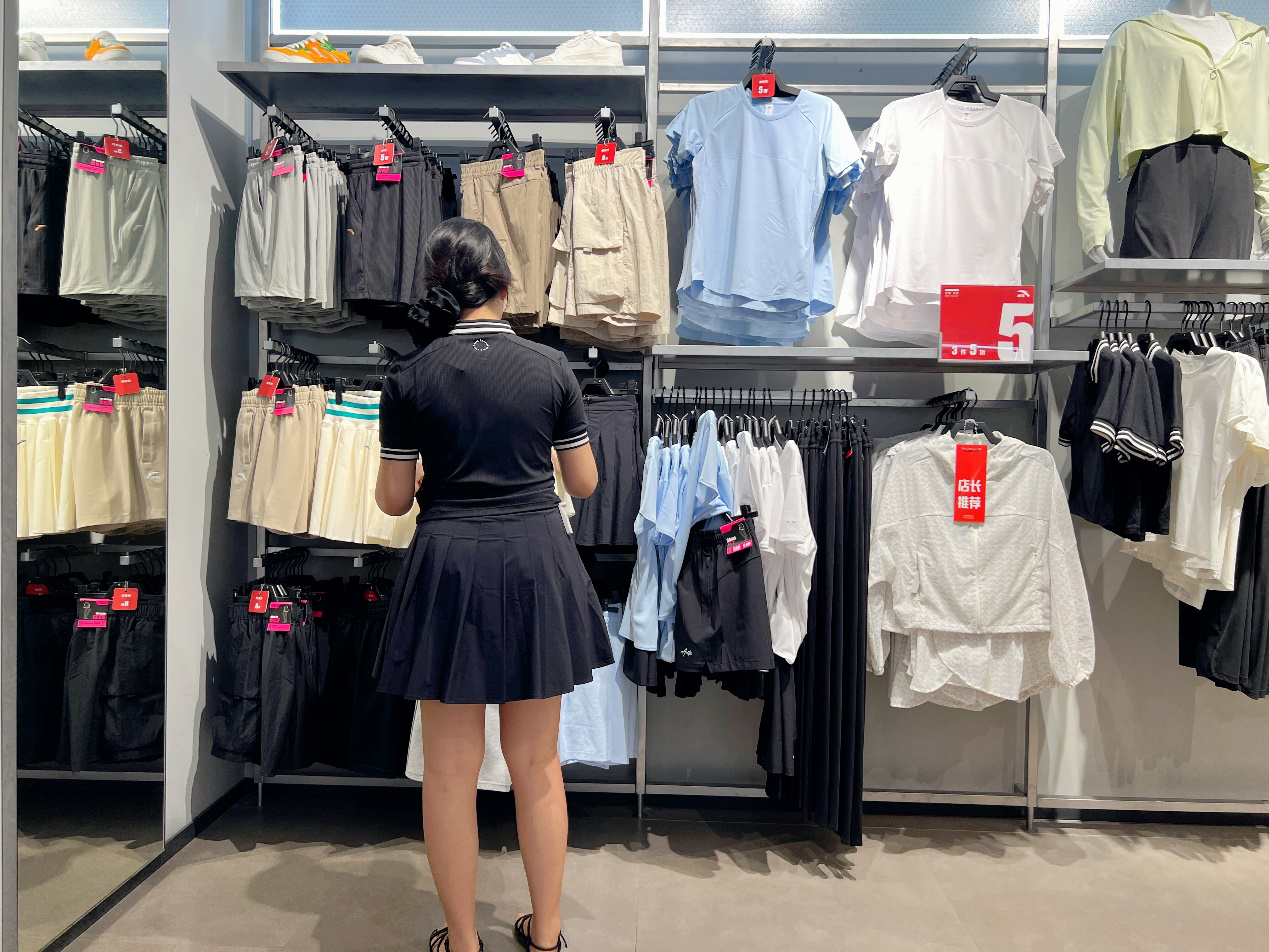 小众运动走红网球裙、街舞鞋、攀岩装备在唯品会上销量大增必一运动官网(图1)