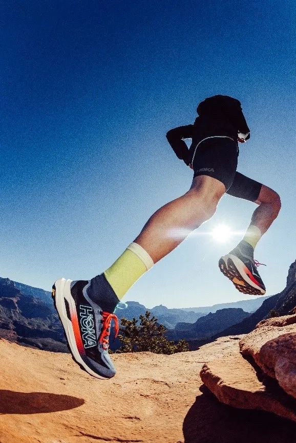 必一运动K天王夺得Sierre-Zinal第十冠；四名法国登山者首次从K2峰飞行降落 犀牛说(图14)