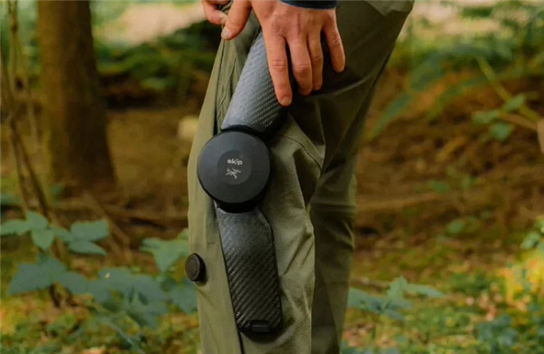 必一体育始祖鸟推出3万元外骨骼登山裤：可帮使用者减重14公斤(图1)