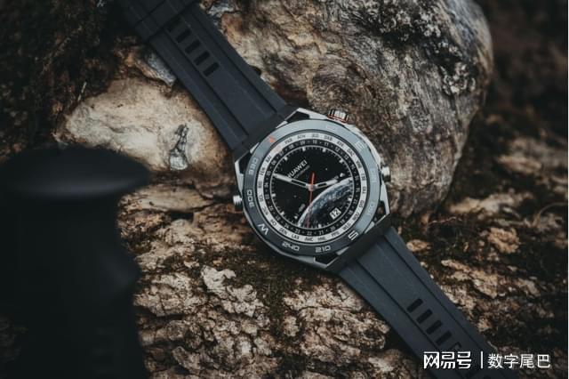 华为W必一运动ATCH Ultimate非凡大师：专业登山者争相选择的“最强手表”(图3)