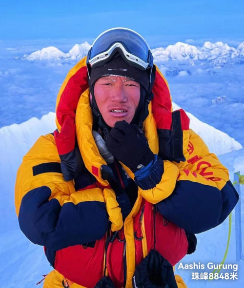 国货户外品牌再攀世界高峰——拓路者登山队成功登顶珠峰和必一运动马纳斯鲁峰(图1)