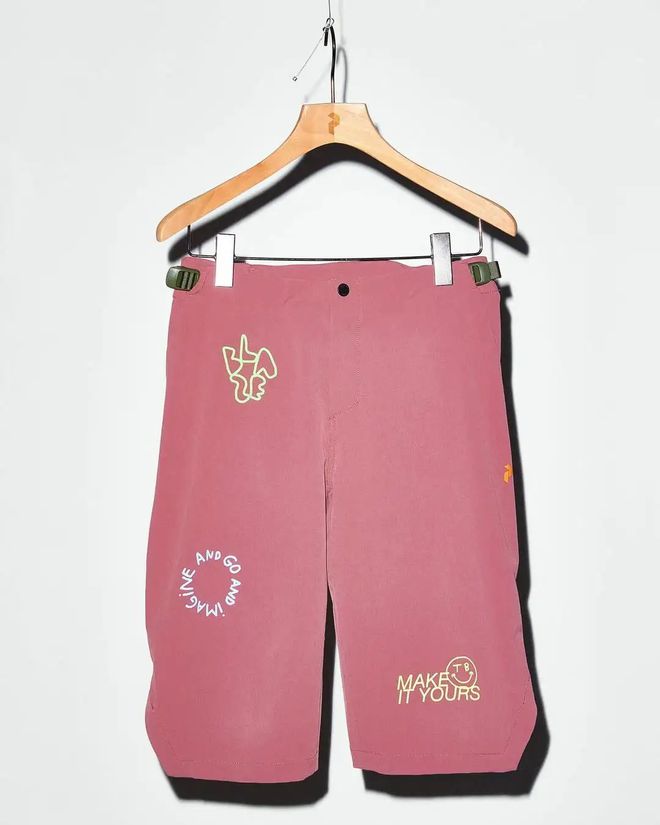 女性户外运动服装不再只是“男性缩小版”(图22) 女性户外运动服装不再只是“男性缩小版”(图22)