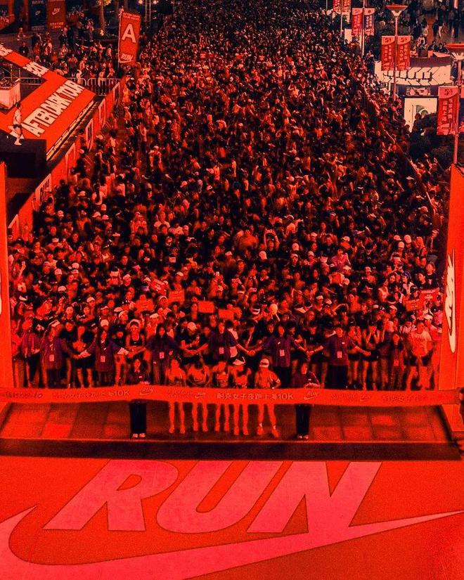 女性户外运动服装不再只是“男性缩小版”(图31) 女性户外运动服装不再只是“男性缩小版”(图31)