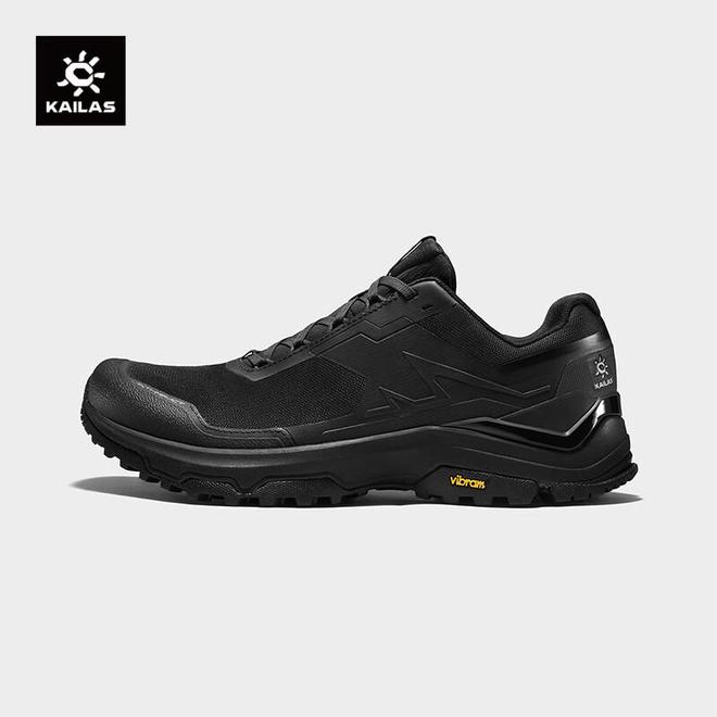 山野间的守护者:专业户外装备如何重塑探险体验(图1) 山野间的守护者:专业户外装备如何重塑探险体验(图1)