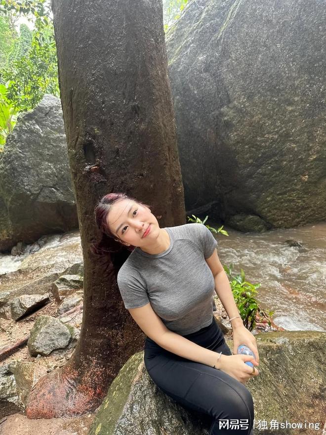 穿上短袖与健身裤登山时尚感爆棚!(图4) 穿上短袖与健身裤登山时尚感爆棚!(图4)