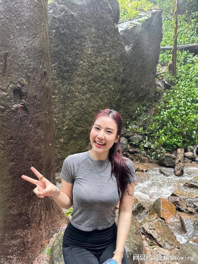 穿上短袖与健身裤登山时尚感爆棚!(图1) 穿上短袖与健身裤登山时尚感爆棚!(图1)