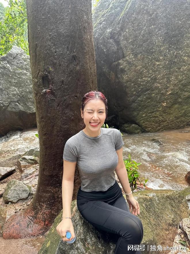 穿上短袖与健身裤登山时尚感爆棚!(图2) 穿上短袖与健身裤登山时尚感爆棚!(图2)