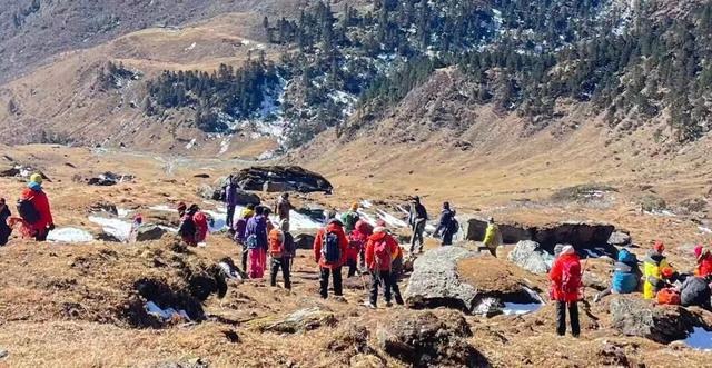 一男子在哈巴雪山遇难系封山期间无专业向导、缺乏必要装备擅自进山(图1)