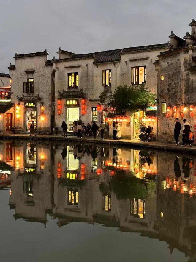 黄山旅游攻略4日游报团攻略黄山旅游必去景点推荐看完就懂(图1) 黄山旅游攻略4日游报团攻略黄山旅游必去景点推荐看完就懂(图1)